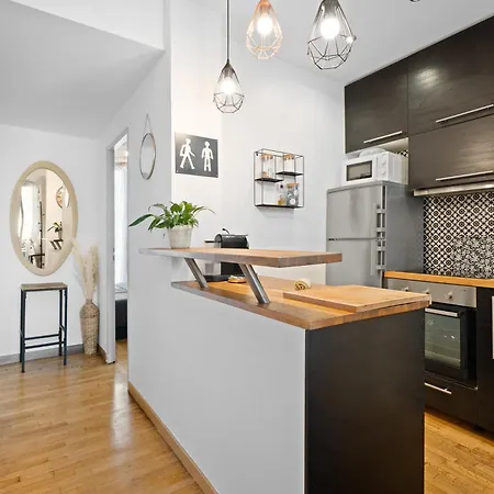 Renting - Arson - Chic & Modern Design 2-bedroom Ac Port Apartment