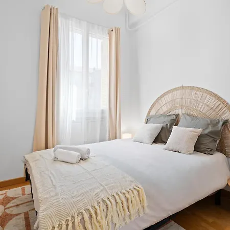 Renting - Arson - Chic & Modern Design 2-bedroom Ac Port Apartment Nizza
