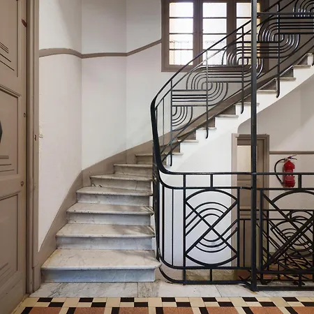 Renting - Arson - Chic & Modern Design 2-bedroom Ac Port Apartment *
